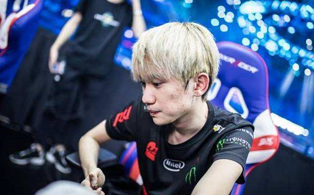 让球迷们充 让球迷们充